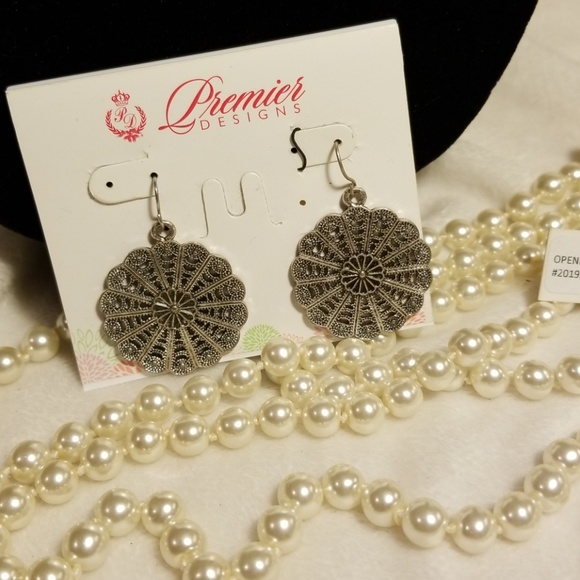 Premier Designs Botanical Necklace - Picture 4 of 4